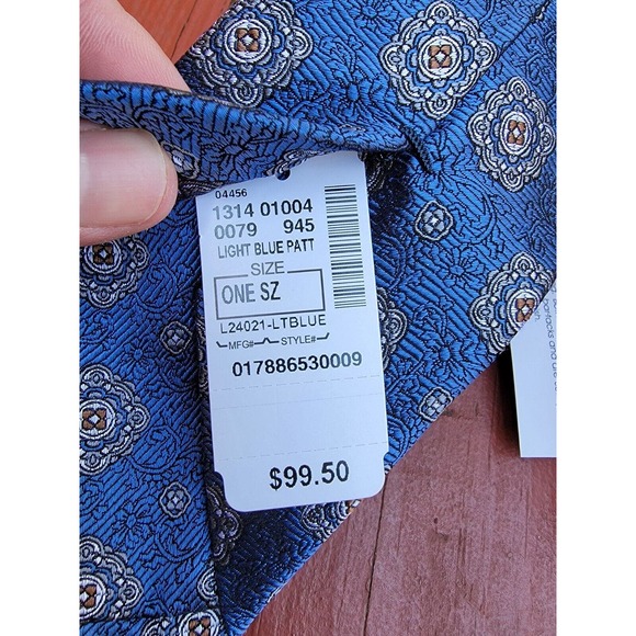 NWT JOS A BANK Tie SIGNATURE COLLECTION Hand Made Silk Luxury Grenadine Blue - Picture 4 of 4